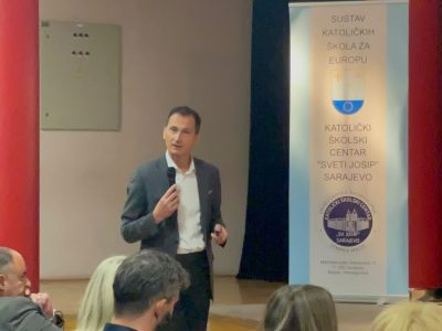 „Nema mjesta za male snove” – prof. dr. sc. Dragan Primorac gostovao u Katoličkom školskom centru Sarajevo