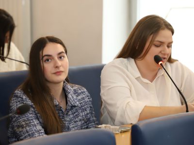 Učenice Srednje medicinske škole sudjelovale u programu “Jedan dan vijećnica” povodom obilježavanja  Međunarodnog dana žena