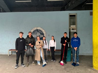 Akcija čišćenja školskog dvorišta povodom Dana planeta Zemlje