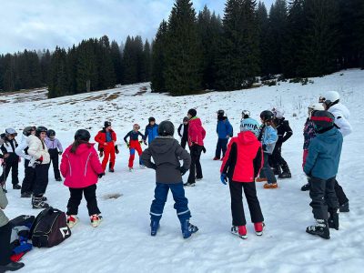 Snijeg, skije i osmijesi – nezaboravno iskustvo naših učenika na planini