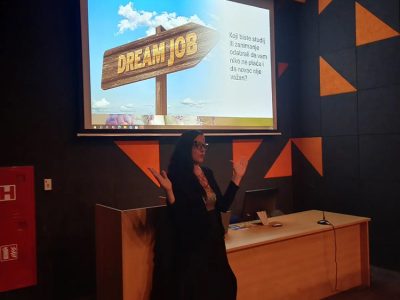 Predavanje za maturante na temu „Moj posao, moja strast – medicina kroz komunikaciju“